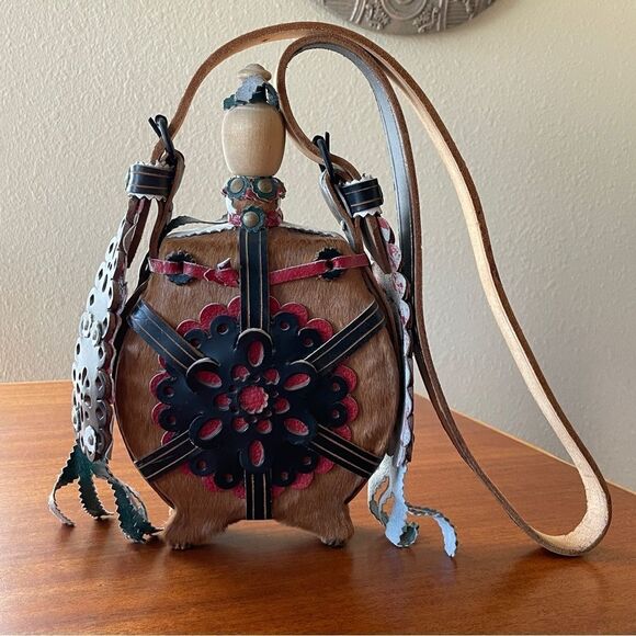 Vintage Hungarian Folk Art Wooden Horsehair Covered Canteen Flask Leather Strap - Picture 1 of 16